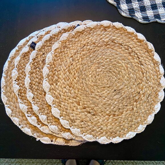 Rachel Zoe Round Jute Placemats Farmhouse Rustic Natural (Set of 4) - Picture 1 of 6